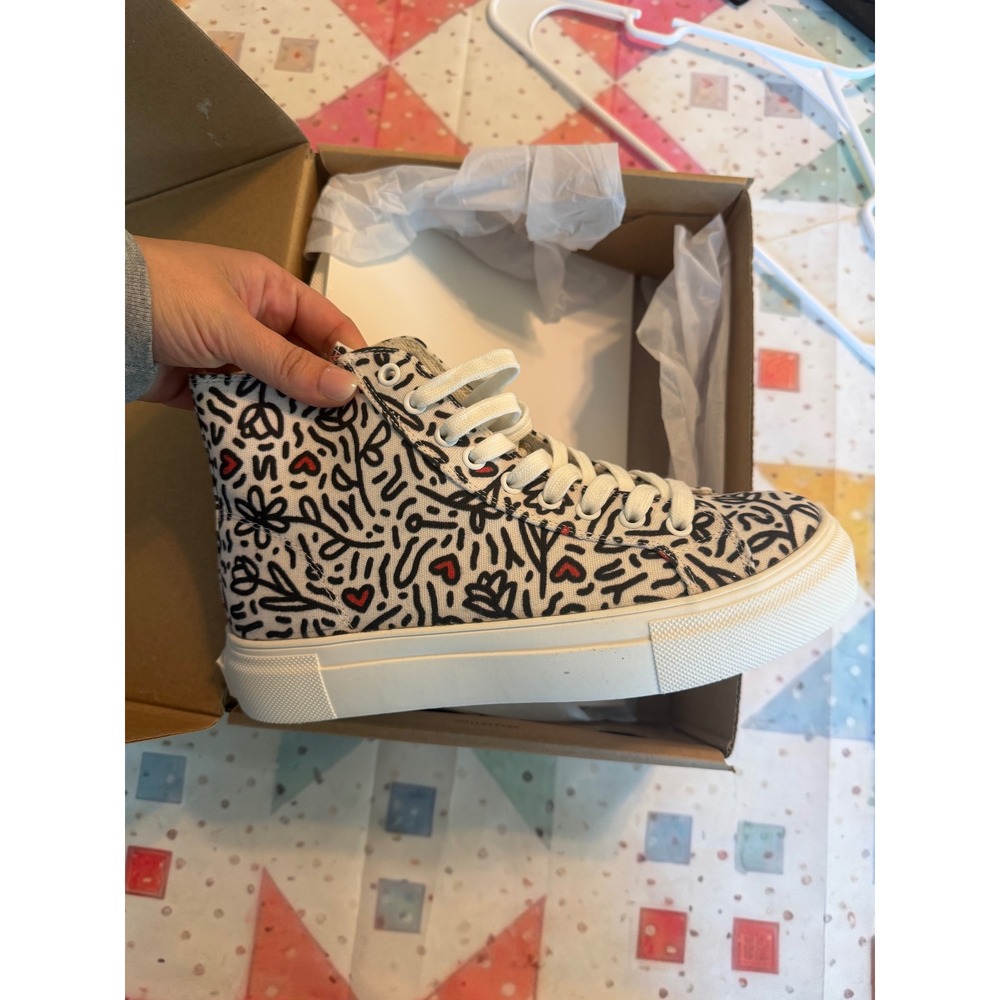 Matisse Chance High Top Sneakers White Black Red Heart Doodle Platform Shoes 7M
